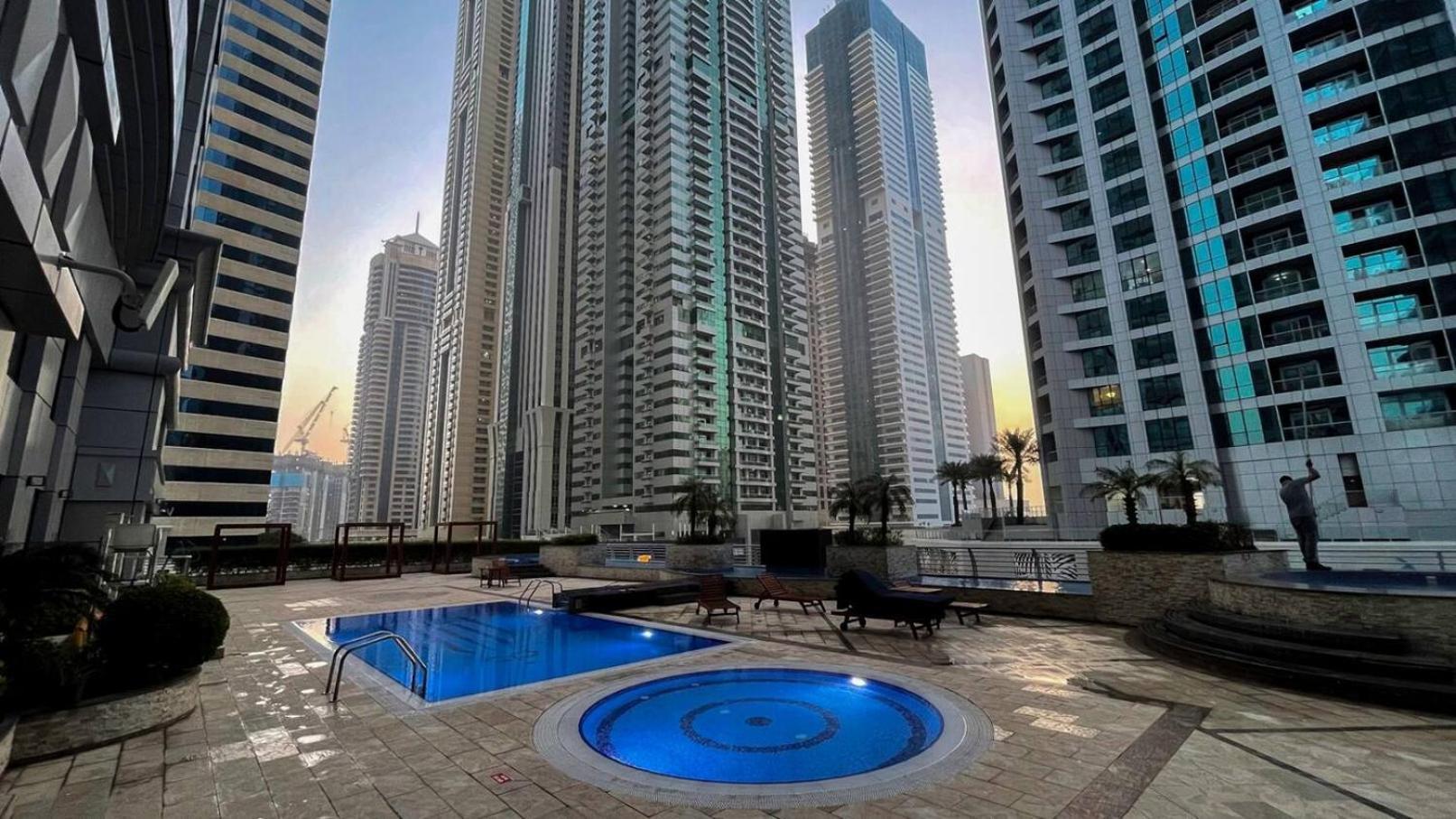 Sea & Palm View Elegant 1 Bedroom Apartment Dubai Exterior foto