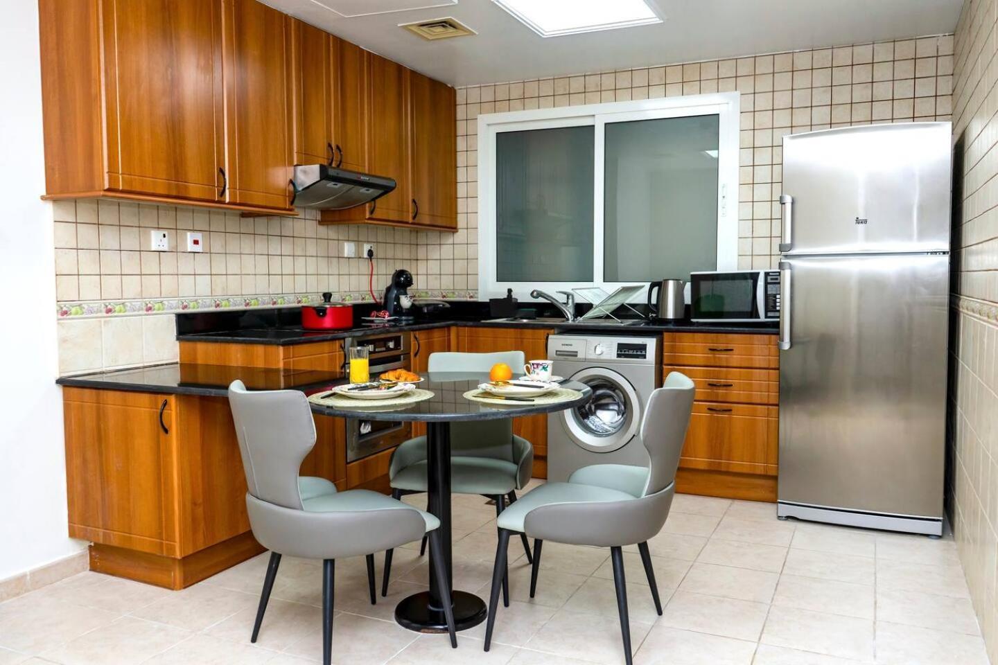 Sea & Palm View Elegant 1 Bedroom Apartment Dubai Exterior foto