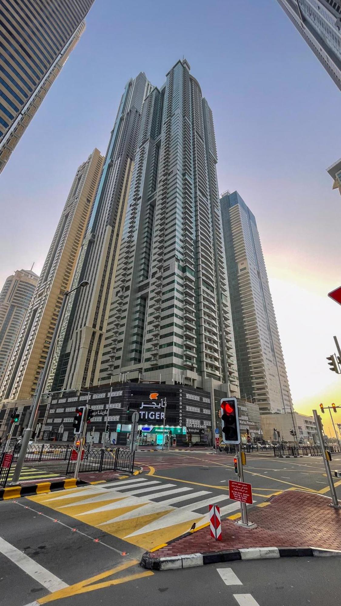 Sea & Palm View Elegant 1 Bedroom Apartment Dubai Exterior foto